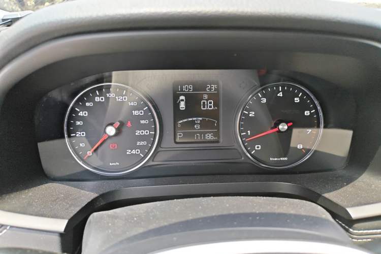 Used Roewe i6 2019 PLUS 1.6L CVT 4G Connected Flagship Deluxe Edition Instrument Cluster