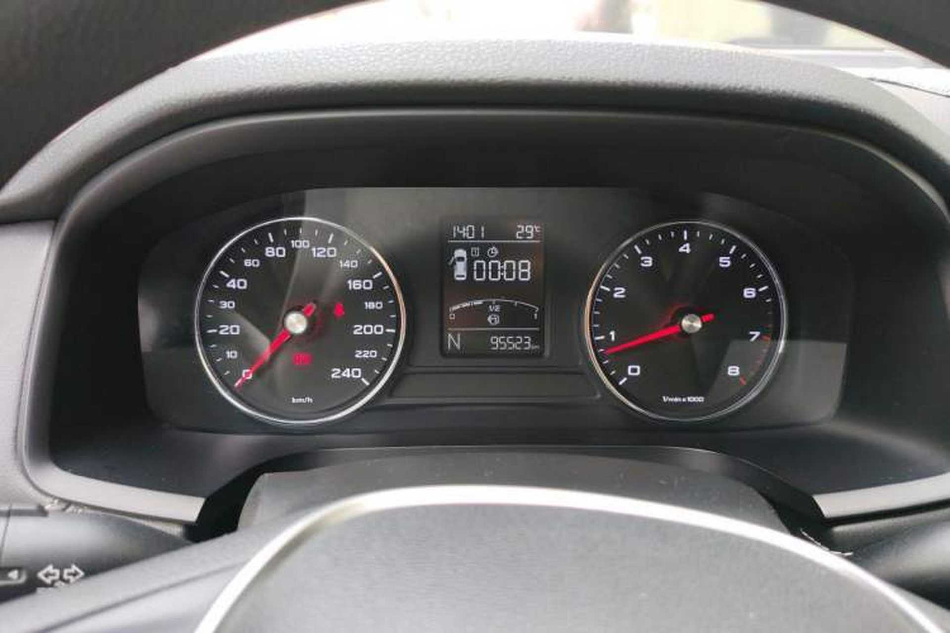 Used Roewe i6 2019 PLUS 1.6L CVT 4G Connected Flagship Deluxe Edition Instrument Cluster