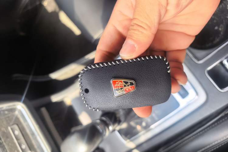 Used Roewe i6 2019 PLUS 20T TST 4G Connected Supreme Amazing Edition Interior 1