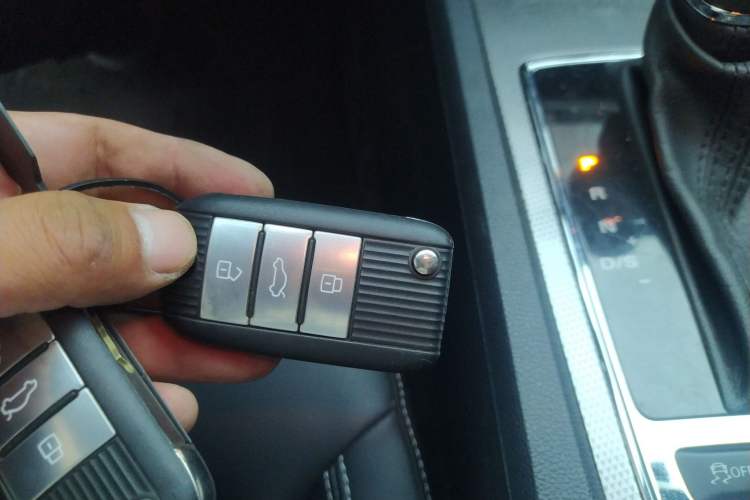 Used Roewe i6 2019 PLUS 1.6L CVT 4G Connected Flagship Deluxe Edition Interior 1