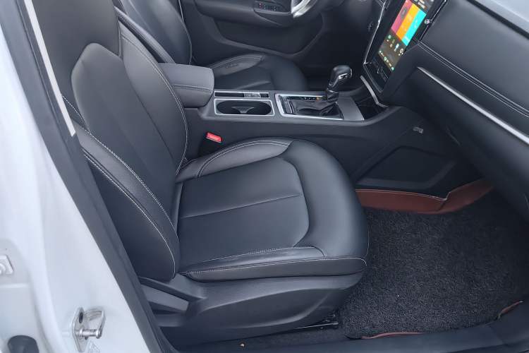 Used Roewe i6 2019 PLUS 1.6L CVT 4G Connected Flagship Deluxe Edition Interior 2