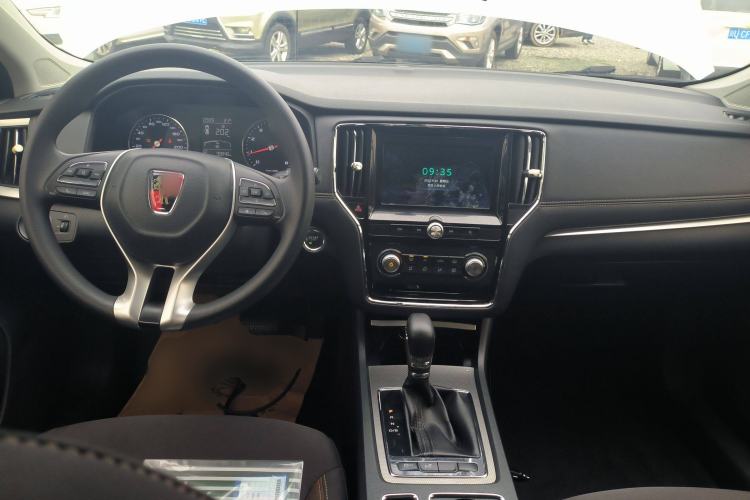 Used Roewe i6 2019 PLUS 1.6L CVT 4G Connected Luxury Deluxe Edition Interior 2