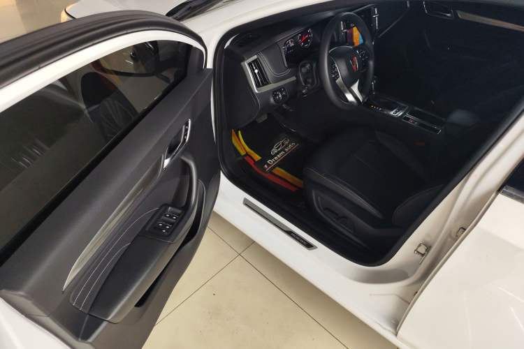 Used Roewe i6 2019 PLUS 1.6L CVT 4G Connected Flagship Deluxe Edition Interior 3