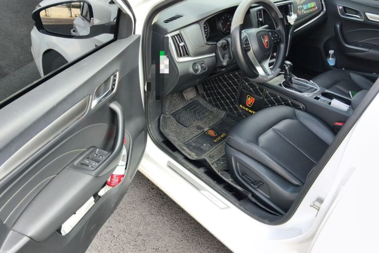 Used Roewe i6 2019 PLUS 1.6L CVT 4G Connected Flagship Deluxe Edition Interior 3