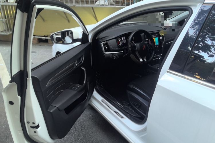 Used Roewe i6 2019 PLUS 1.6L CVT 4G Connected Flagship Deluxe Edition Interior 3