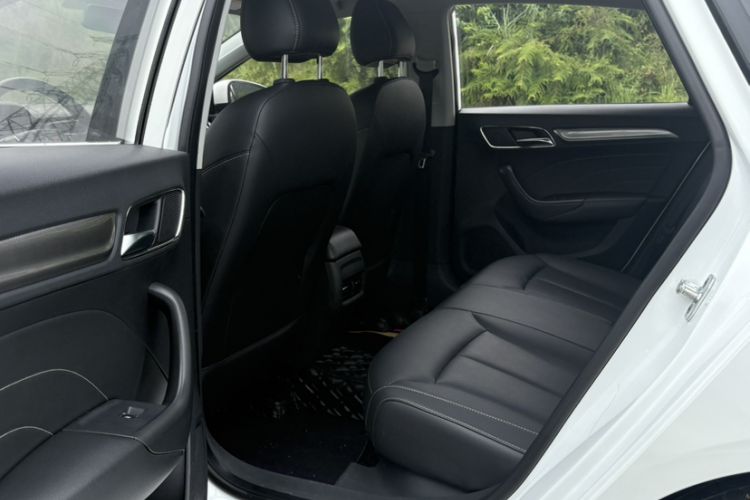 Used Roewe i6 2019 PLUS 20T TST 4G Connected Flagship Superb Edition Interior 3