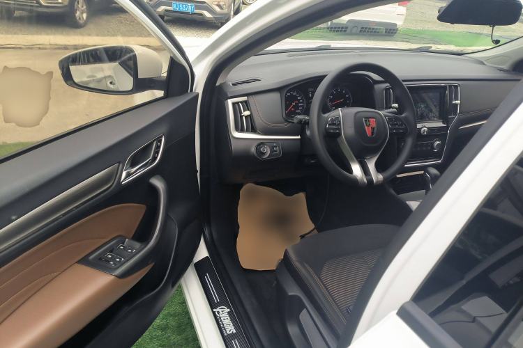 Used Roewe i6 2019 PLUS 1.6L CVT 4G Connected Luxury Deluxe Edition Interior 3