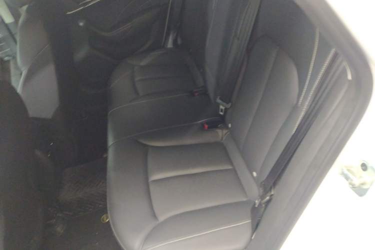 Used Roewe i6 2019 PLUS 1.6L CVT 4G Connected Flagship Deluxe Edition Interior 4