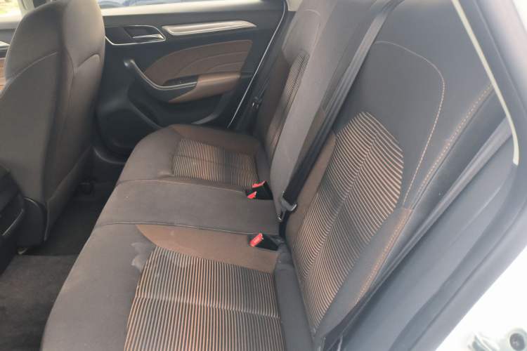 Used Roewe i6 2019 PLUS 1.6L CVT 4G Connected Luxury Deluxe Edition Interior 4