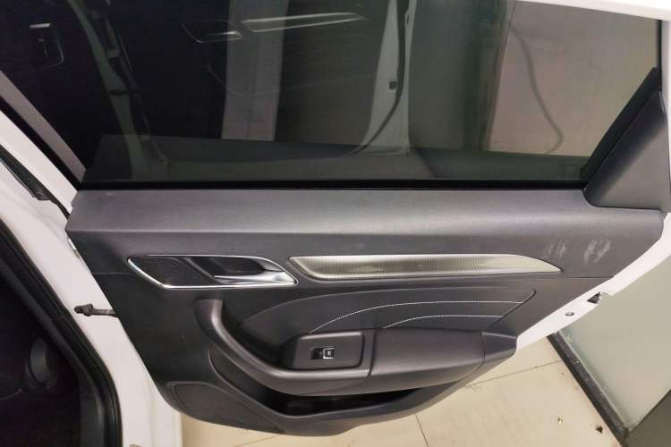 Used Roewe i6 2019 PLUS 1.6L CVT 4G Connected Flagship Deluxe Edition Interior 6