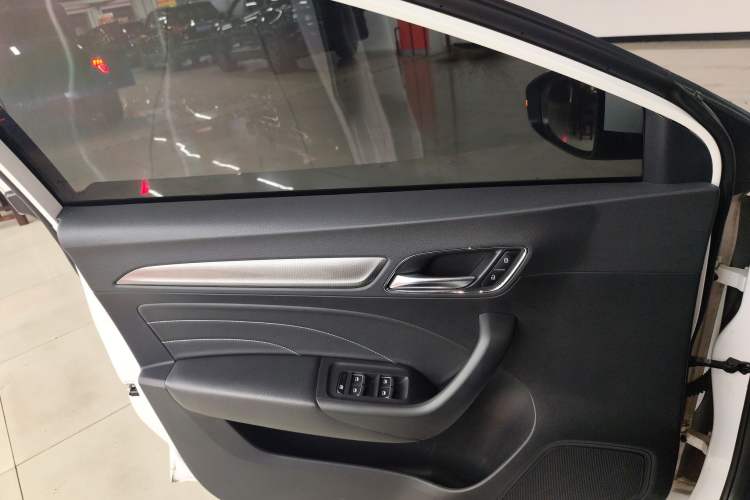 Used Roewe i6 2019 PLUS 1.6L CVT 4G Connected Flagship Deluxe Edition Interior 7