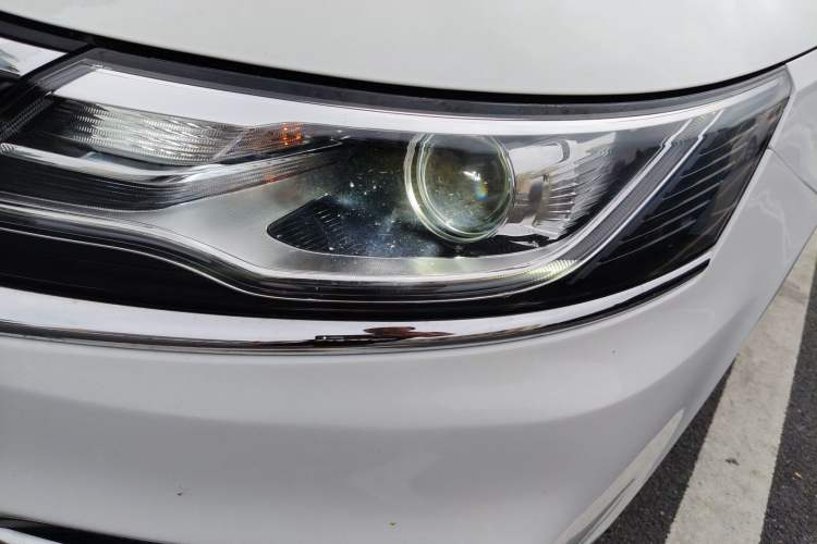 Used Roewe i6 2019 PLUS 20T TST 4G Connected Flagship Superb Edition Left Front Headlight