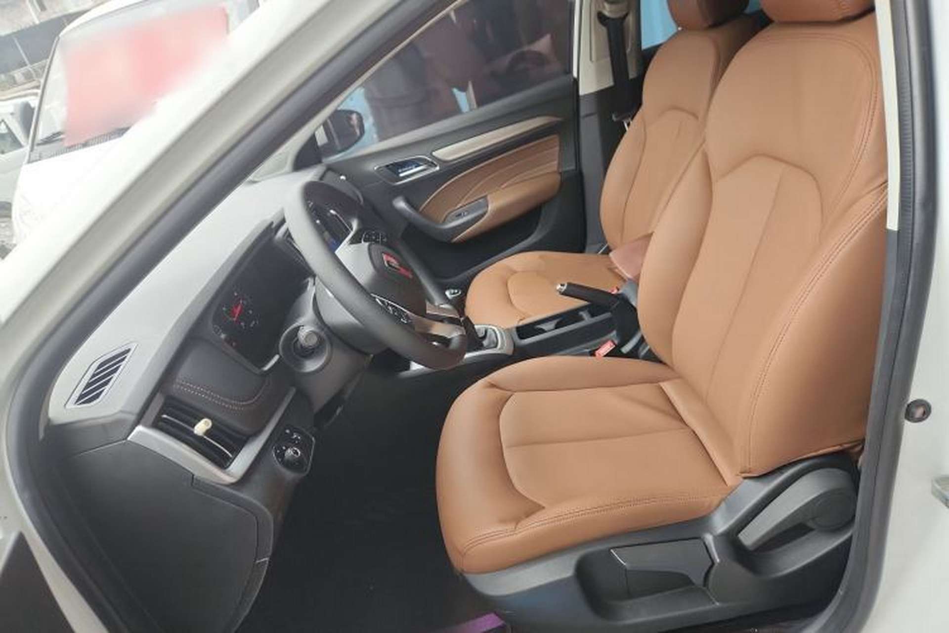 Used Roewe i6 2019 PLUS 1.6L Manual 4G Connected Deluxe Top-Tier Version Left Front Seat