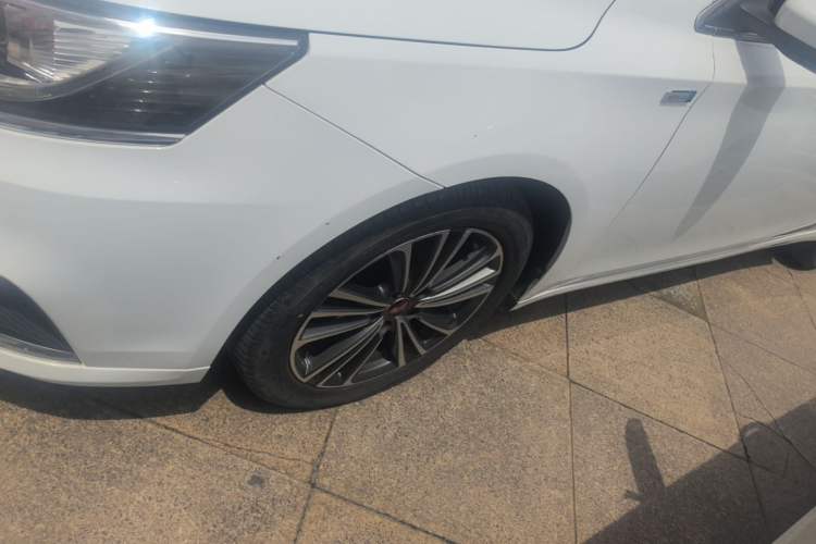 Used Roewe i6 2019 PLUS 1.6L CVT 4G Connected Flagship Deluxe Edition Left Front Wheel Hub