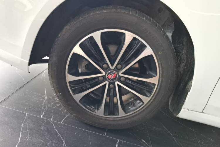 Used Roewe i6 2019 PLUS 1.6L CVT 4G Connected Luxury Deluxe Edition Left Front Wheel Hub
