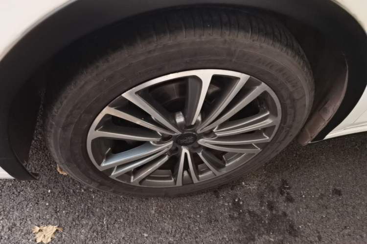 Used Roewe i6 2019 PLUS 1.6L CVT 4G Connected Flagship Deluxe Edition Left Front Wheel Hub