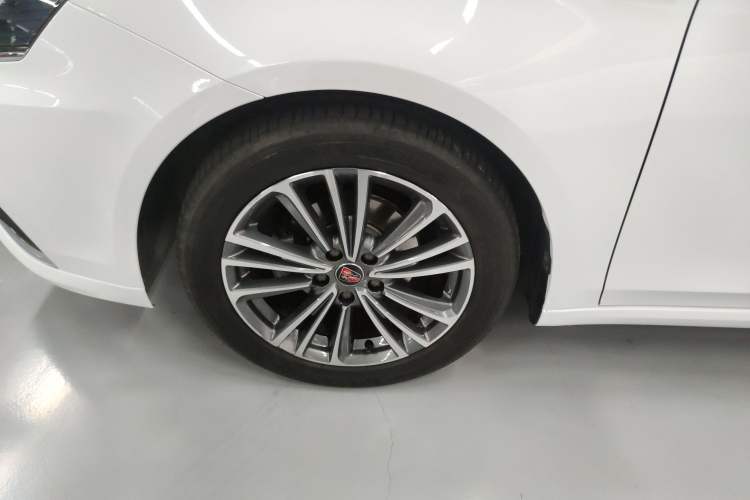 Used Roewe i6 2019 PLUS 1.6L CVT 4G Connected Flagship Deluxe Edition Left Front Wheel Hub
