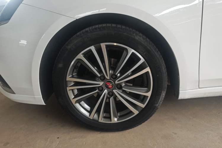 Used Roewe i6 2019 PLUS 1.6L CVT 4G Connected Flagship Deluxe Edition Left Front Wheel Hub