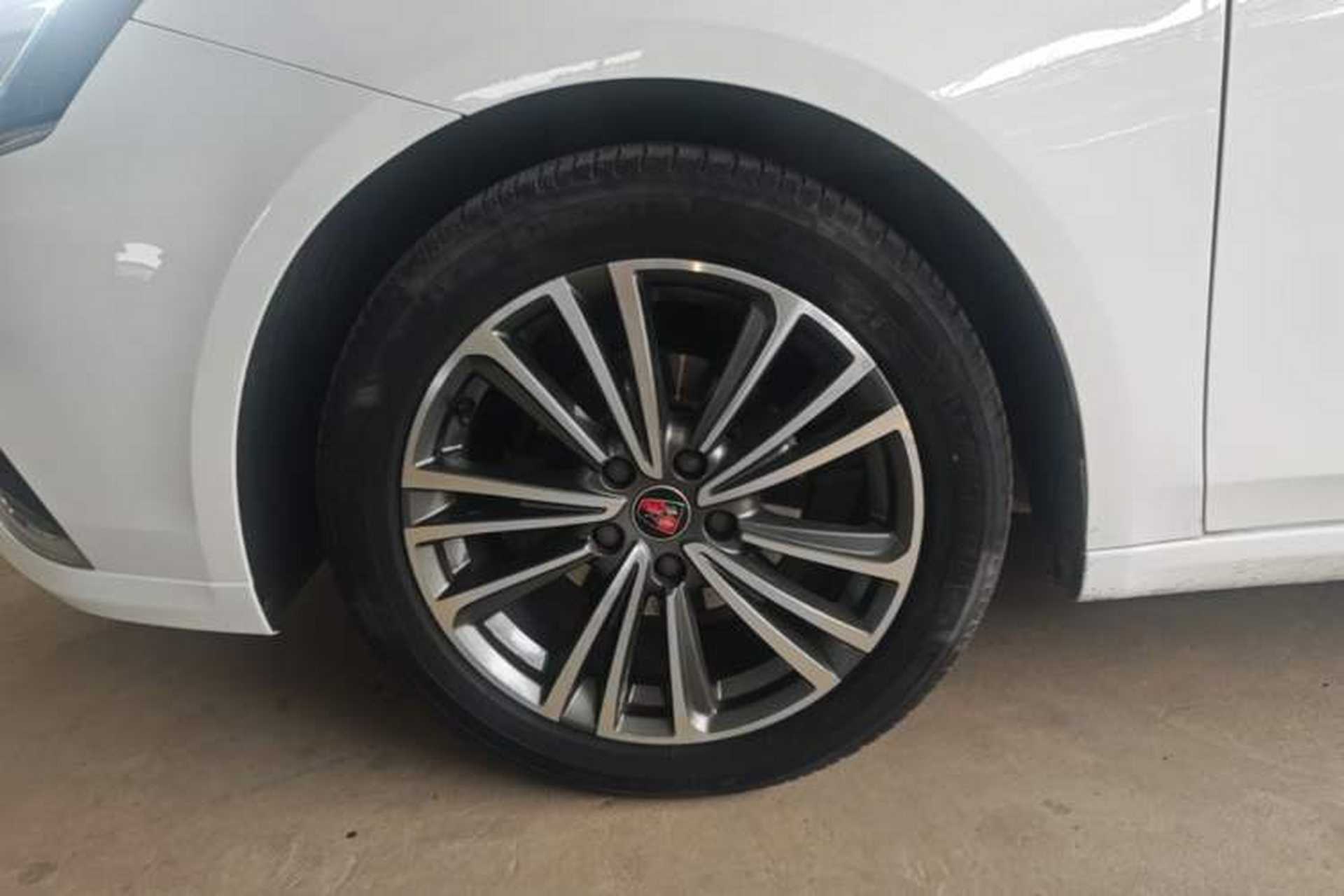 Used Roewe i6 2019 PLUS 1.6L CVT 4G Connected Flagship Deluxe Edition Left Front Wheel Hub