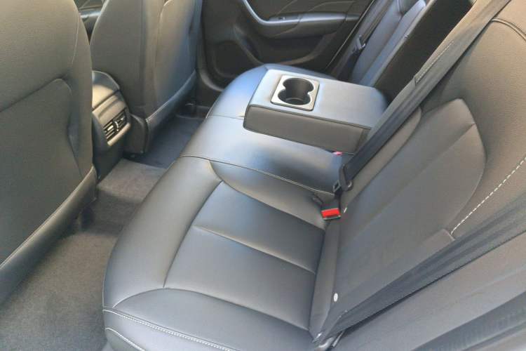 Used Roewe i6 2019 PLUS 20T TST 4G Connected Flagship Superb Edition Left Rear Seat