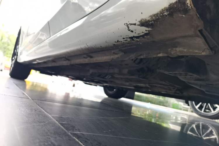 Used Roewe i6 2019 PLUS 1.6L CVT 4G Connected Luxury Deluxe Edition Left Side Sill
