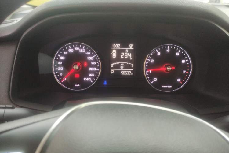Used Roewe i6 2019 PLUS 1.6L CVT 4G Connected Luxury Deluxe Edition Odometer Close Up