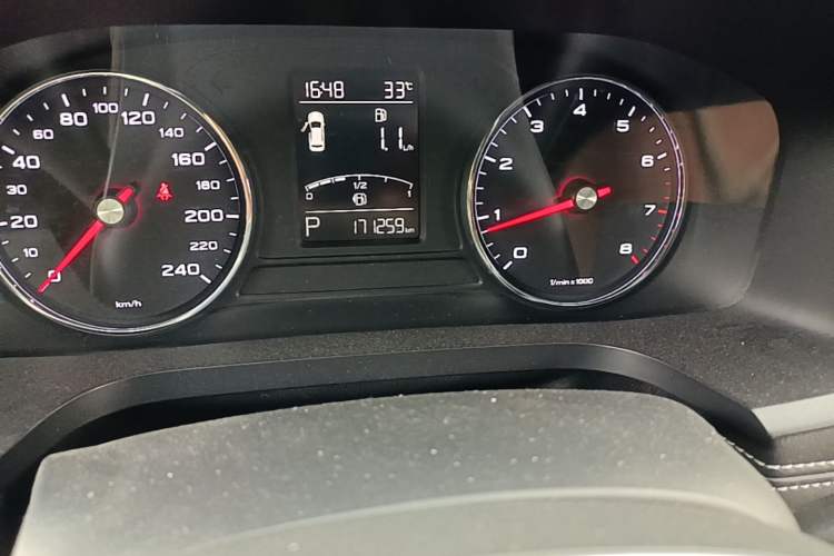 Used Roewe i6 2019 PLUS 1.6L CVT 4G Connected Flagship Deluxe Edition Odometer Close Up