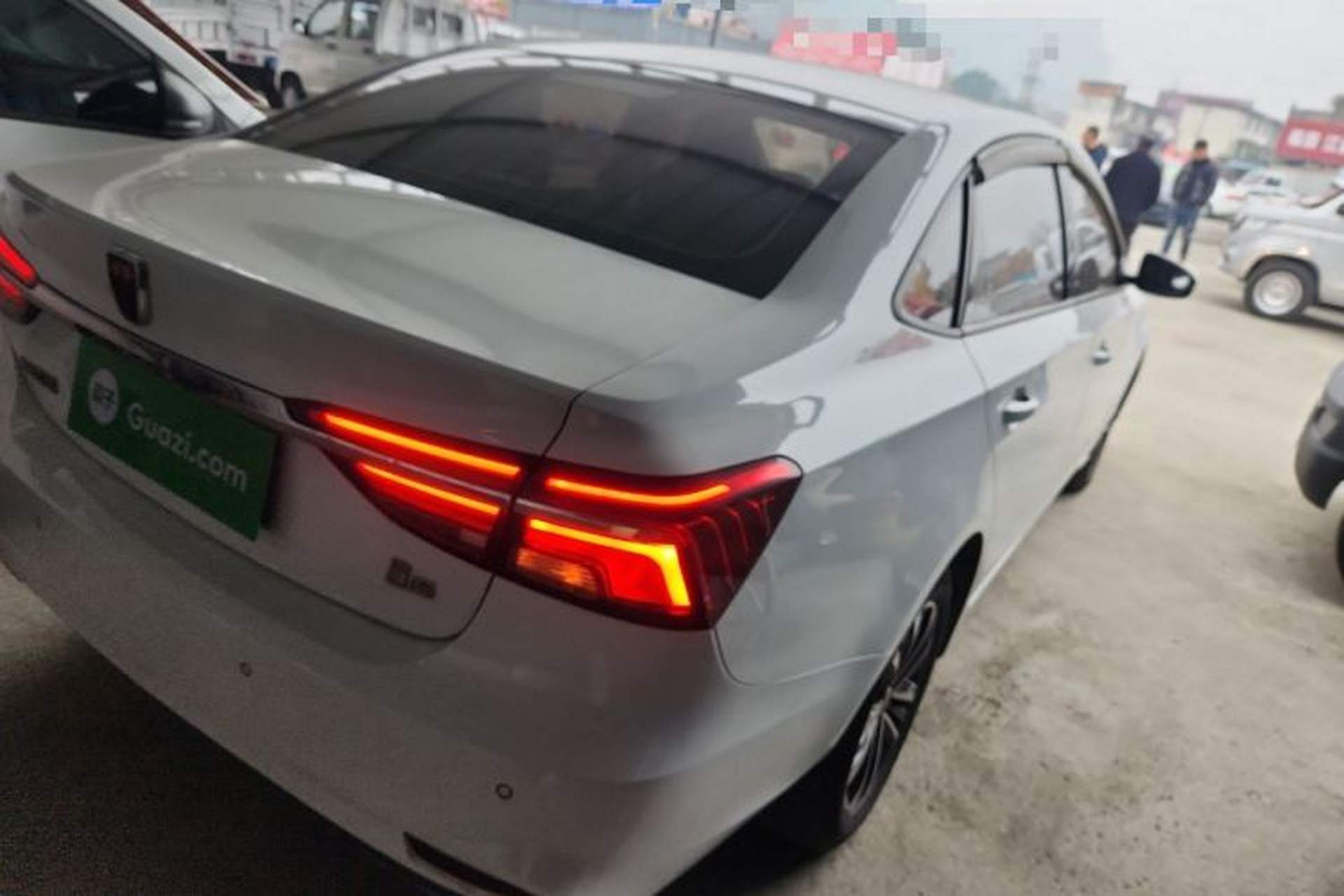 Used Roewe i6 2019 PLUS 1.6L Manual 4G Connected Deluxe Top-Tier Version Rear Right 45 Deg