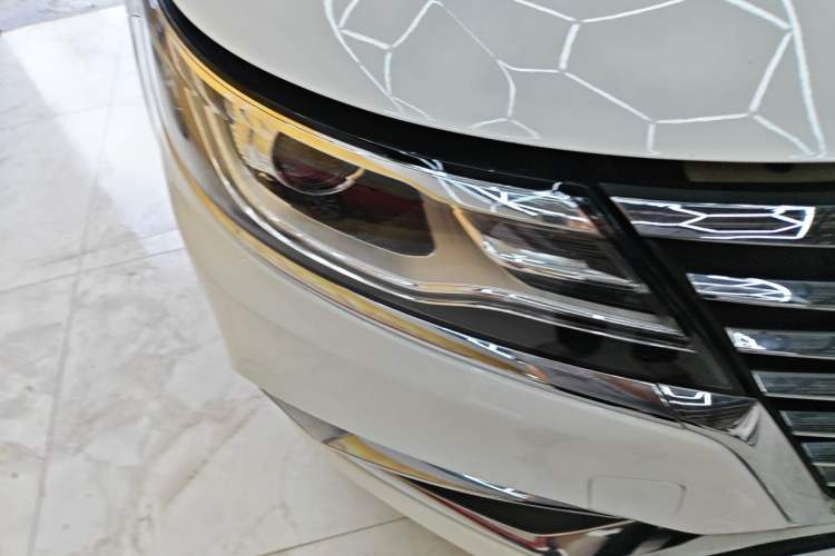 Used Roewe i6 2019 PLUS 1.6L Manual 4G Connect Flagship Deluxe Edition Right Front Headlight