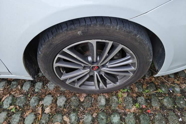 Used Roewe i6 2019 PLUS 1.6L CVT 4G Connected Flagship Deluxe Edition Right Front Wheel Hub