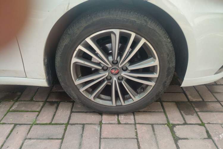 Used Roewe i6 2019 PLUS 1.6L CVT 4G Connected Flagship Deluxe Edition Right Front Wheel Hub