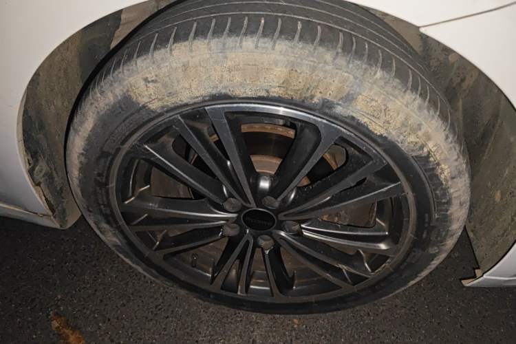 Used Roewe i6 2019 PLUS 1.6L CVT 4G Connected Flagship Deluxe Edition Right Front Wheel Hub