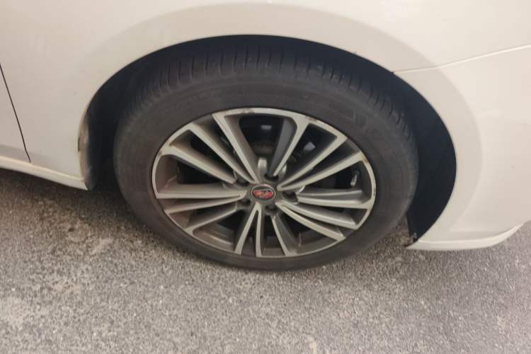 Used Roewe i6 2019 PLUS 1.6L CVT 4G Connected Flagship Deluxe Edition Right Front Wheel Hub