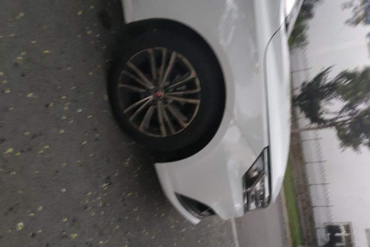 Used Roewe i6 2019 PLUS 1.6L CVT 4G Connected Flagship Deluxe Edition Right Front Wheel Hub