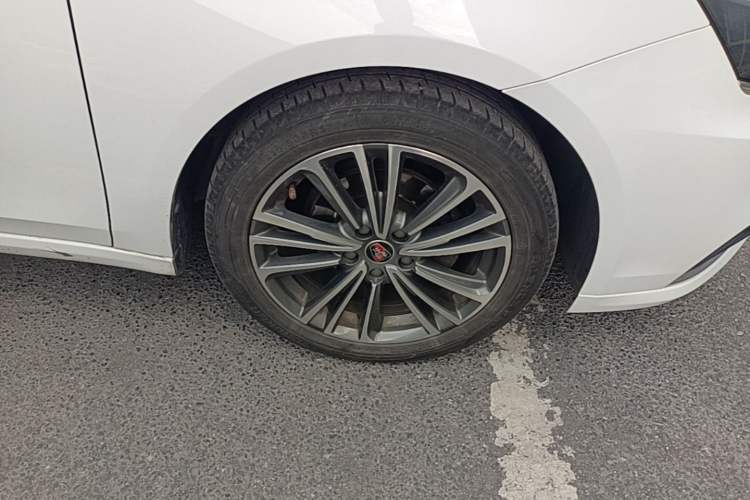 Used Roewe i6 2019 PLUS 1.6L CVT 4G Connected Flagship Deluxe Edition Right Front Wheel Hub
