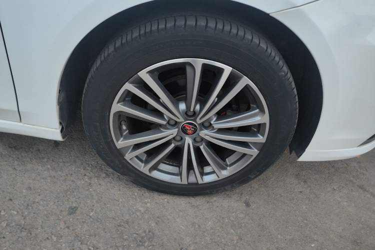 Used Roewe i6 2019 PLUS 1.6L CVT 4G Connected Flagship Deluxe Edition Right Front Wheel Hub