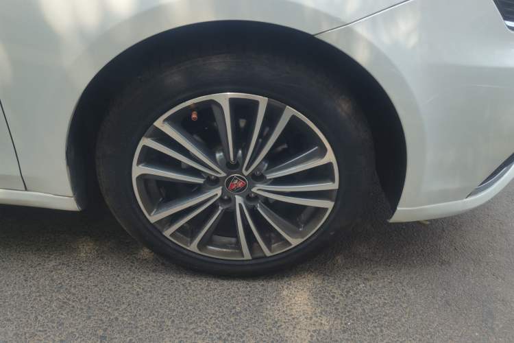 Used Roewe i6 2019 PLUS 1.6L CVT 4G Connected Flagship Deluxe Edition Right Front Wheel Hub