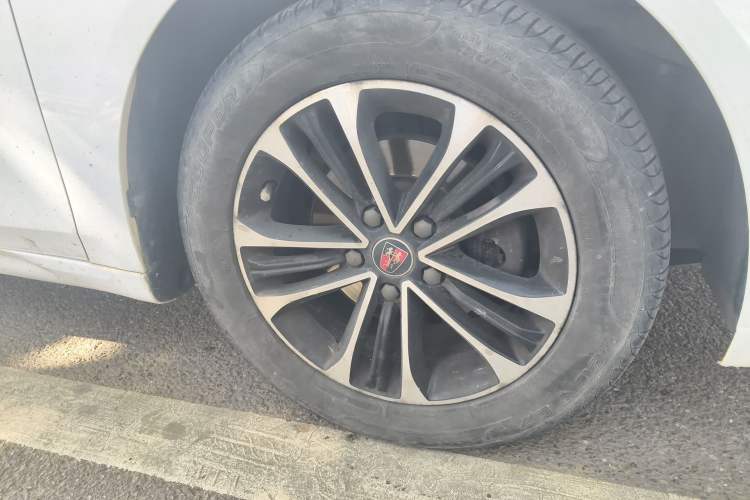 Used Roewe i6 2019 PLUS 1.6L CVT 4G Connected Luxury Deluxe Edition Right Front Wheel Hub