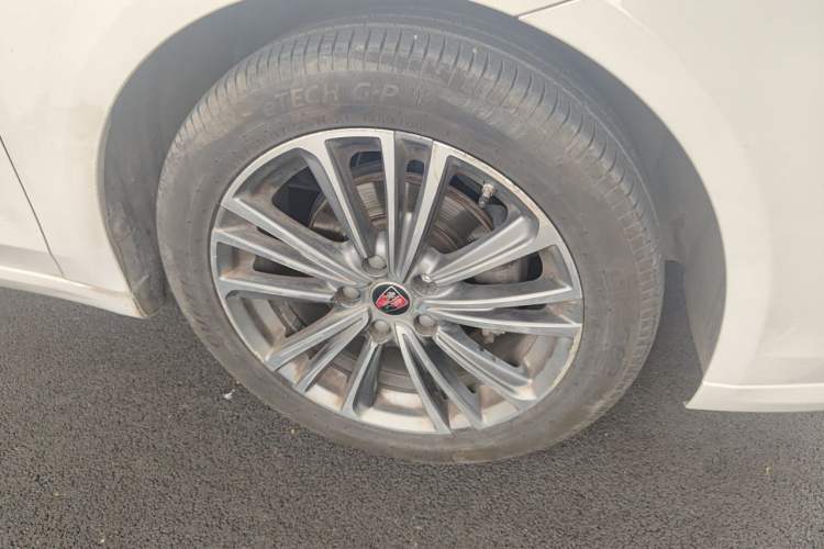 Used Roewe i6 2019 PLUS 1.6L CVT 4G Connected Flagship Deluxe Edition Right Front Wheel Hub