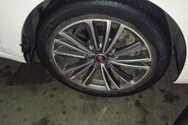 Used Roewe i6 2019 PLUS 20T TST 4G Connected Flagship Superb Edition Right Front Wheel Hub