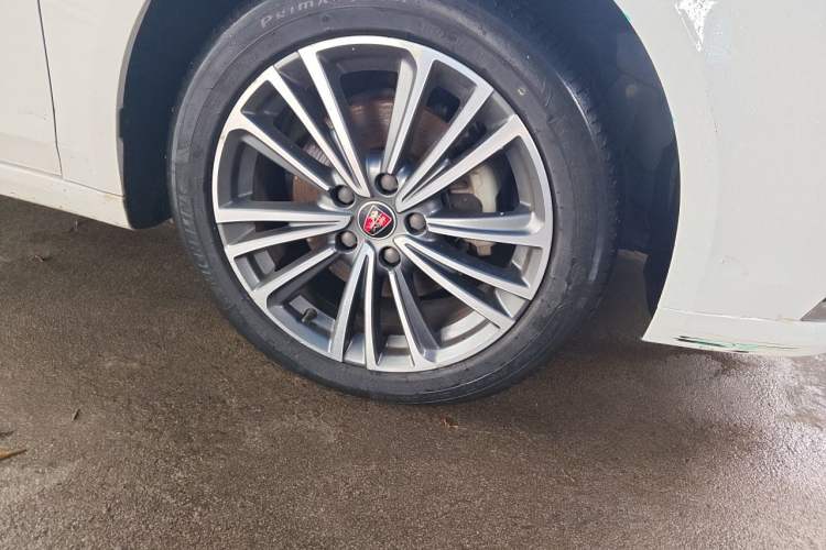 Used Roewe i6 2019 PLUS 20T TST 4G Connected Flagship Superb Edition Right Front Wheel Hub