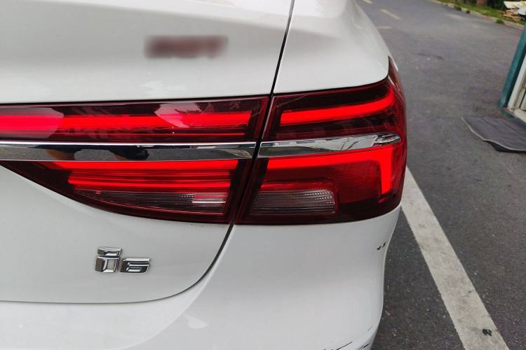 Used Roewe i6 2019 PLUS 20T TST 4G Connected Flagship Superb Edition Right Rear Taillight