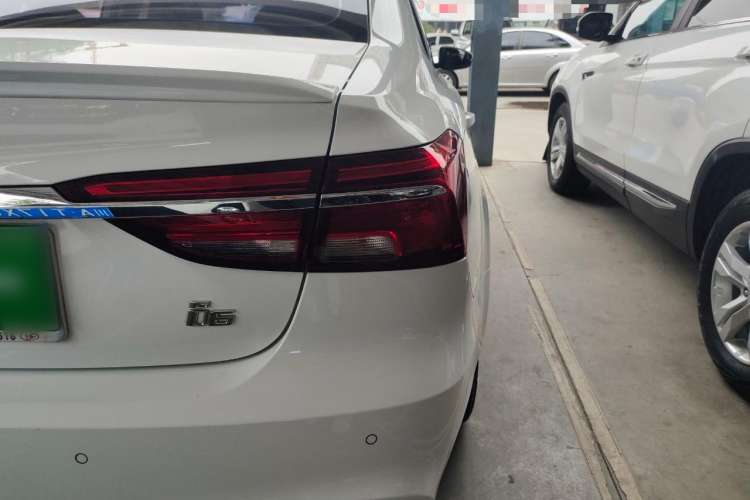 Used Roewe i6 2019 PLUS 1.6L CVT 4G Connected Luxury Deluxe Edition Right Rear Taillight