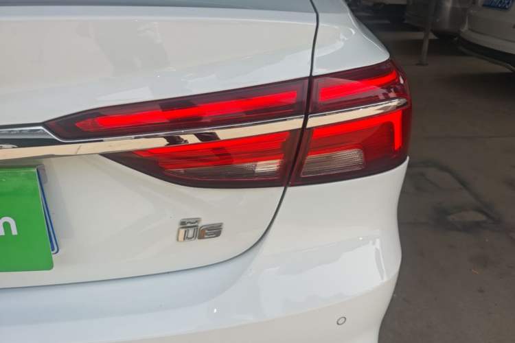 Used Roewe i6 2019 PLUS 1.6L CVT 4G Connected Flagship Deluxe Edition Right Rear Taillight