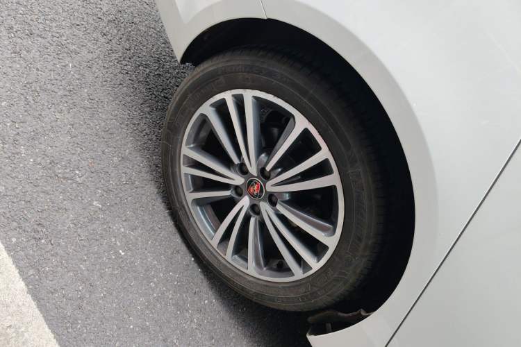 Used Roewe i6 2019 PLUS 20T TST 4G Connected Flagship Superb Edition Right Rear Wheel Hub