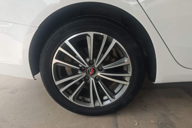 Used Roewe i6 2019 PLUS 1.6L CVT 4G Connected Flagship Deluxe Edition Right Rear Wheel Hub