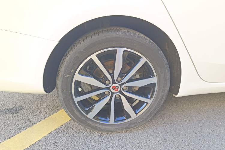 Used Roewe i6 2019 PLUS 20T TST 4G Connected Flagship Superb Edition Right Rear Wheel Hub