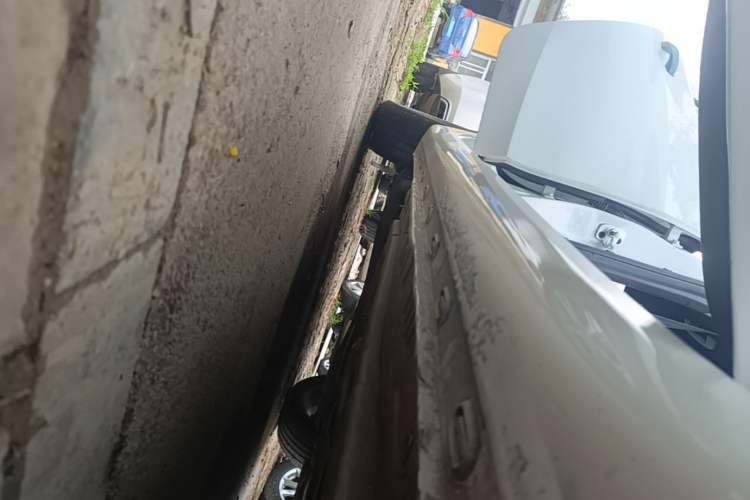 Used Roewe i6 2019 PLUS 1.6L CVT 4G Connected Flagship Deluxe Edition Right Side Sill