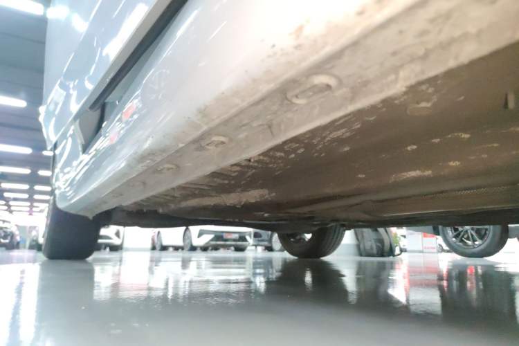 Used Roewe i6 2019 PLUS 1.6L CVT 4G Connected Flagship Deluxe Edition Right Side Sill
