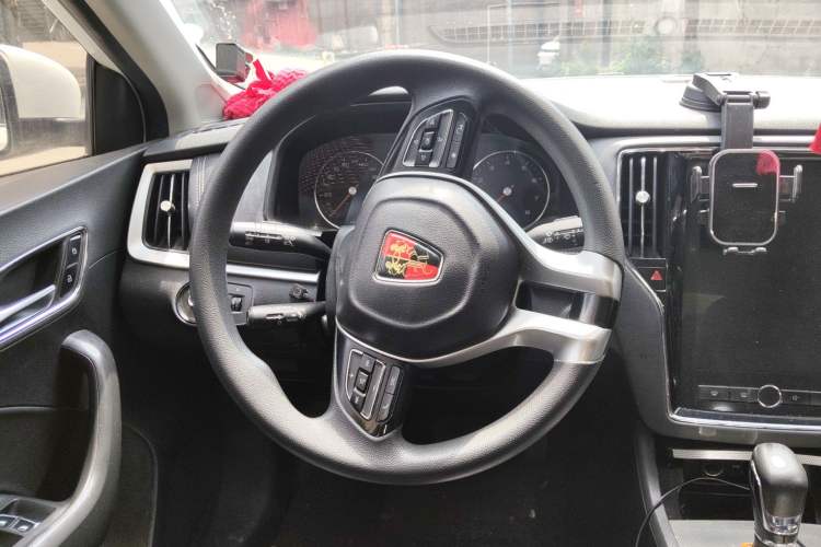 Used Roewe i6 2019 PLUS 1.6L CVT 4G Connected Flagship Deluxe Edition Steering Wheel